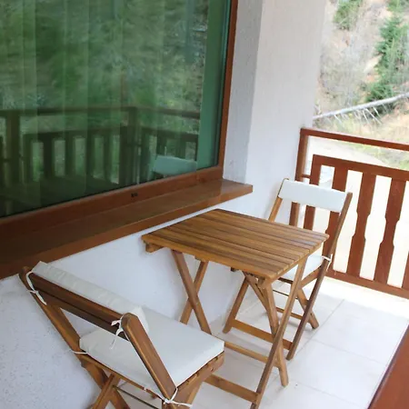In Forest Glade Appartement